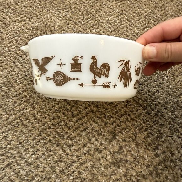 Vintage Pyrex Early American White and Brown 1.5 Pint Covered Casserole #472 - Picture 8 of 10